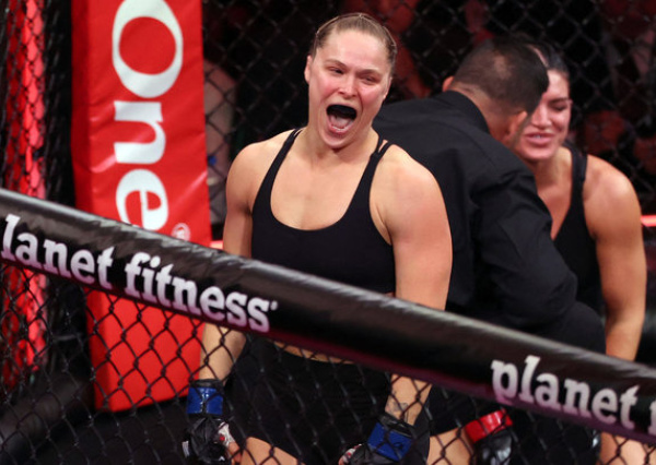 Ронда Роузи победила Джину Карано за 17 секунд в MMA-камбэке на Netflix