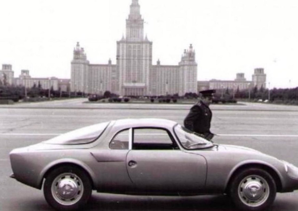 Каким был автопарк Юрия Гагарина: «Волга», Rolls-Royce и Matra Djet