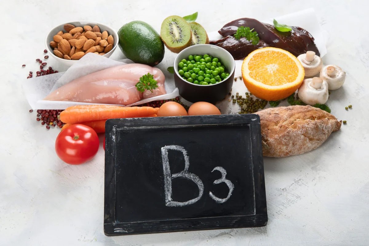 Продукты содержащие витамин B3. Фрукты, орехи, рыба